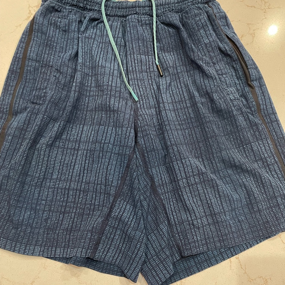 Lululemon Men’s Pacebreaker Short - Medium 9 inch with liner